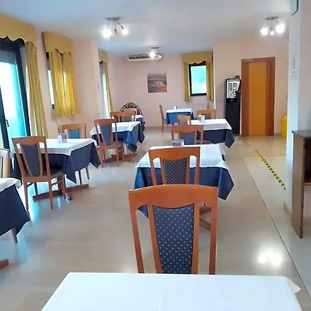 מלון Campus