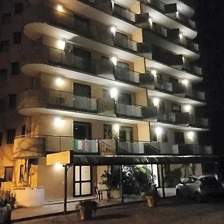 Campus מלון
